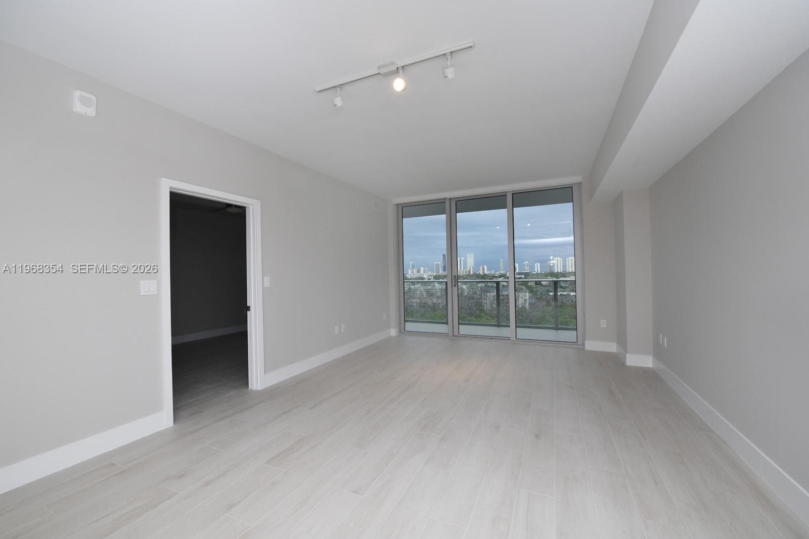 THE HARBOUR SOUTH CONDO · #1219 in North Miami Beach - Photo 3