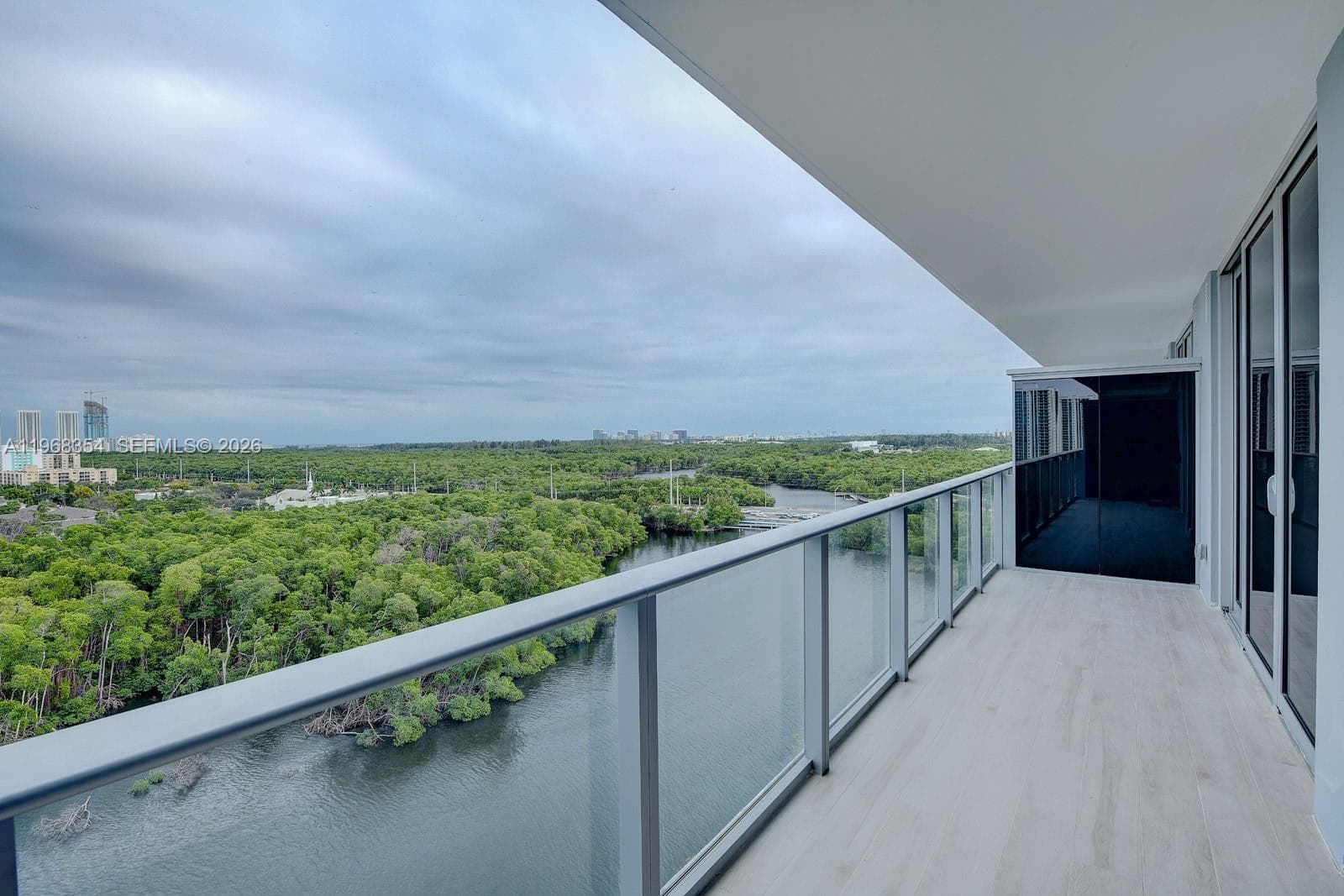 THE HARBOUR SOUTH CONDO · #1219 in North Miami Beach - Photo 14