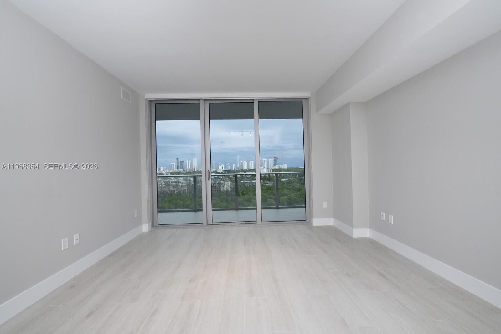 THE HARBOUR SOUTH CONDO · #1219 in North Miami Beach - Photo 4