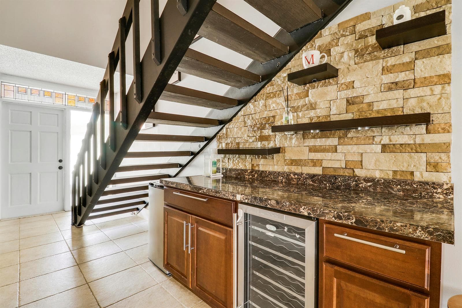 Entry and Bar