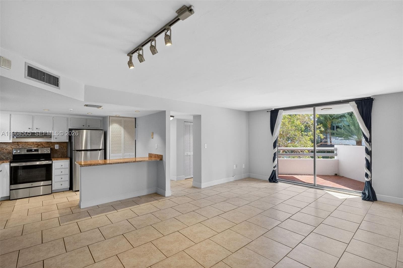 BAYVIEW TOWER CONDO · #203 in Miami - Photo 3