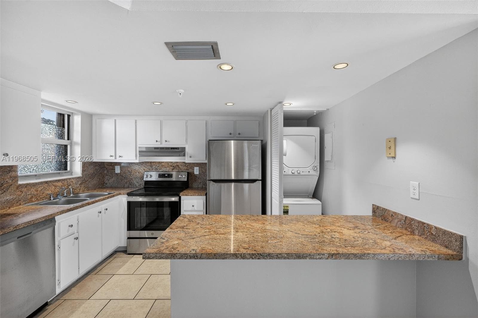 BAYVIEW TOWER CONDO · #203 in Miami - Photo 5