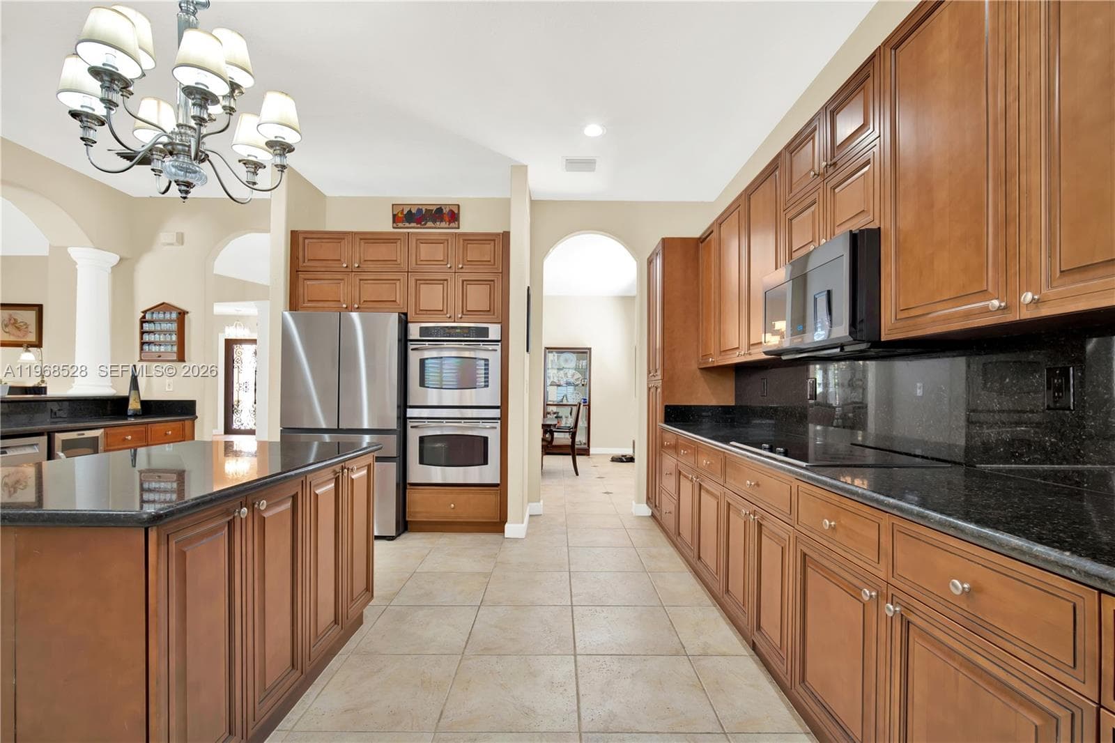 7823 SW 195th Ter photo 3
