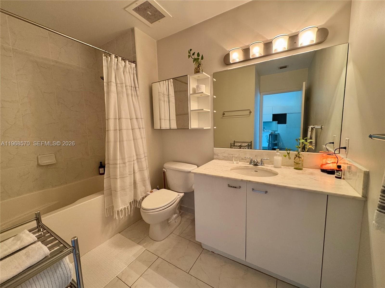 Loft Downtown II · #1507 in Miami - Photo 9