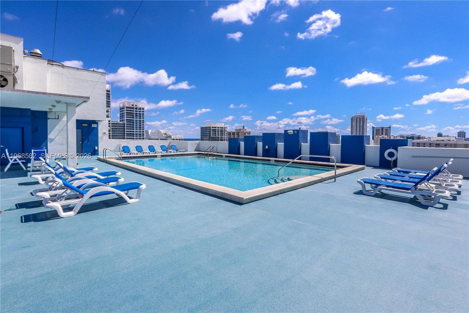 401 BLU · #411 in Miami Beach - Photo 23