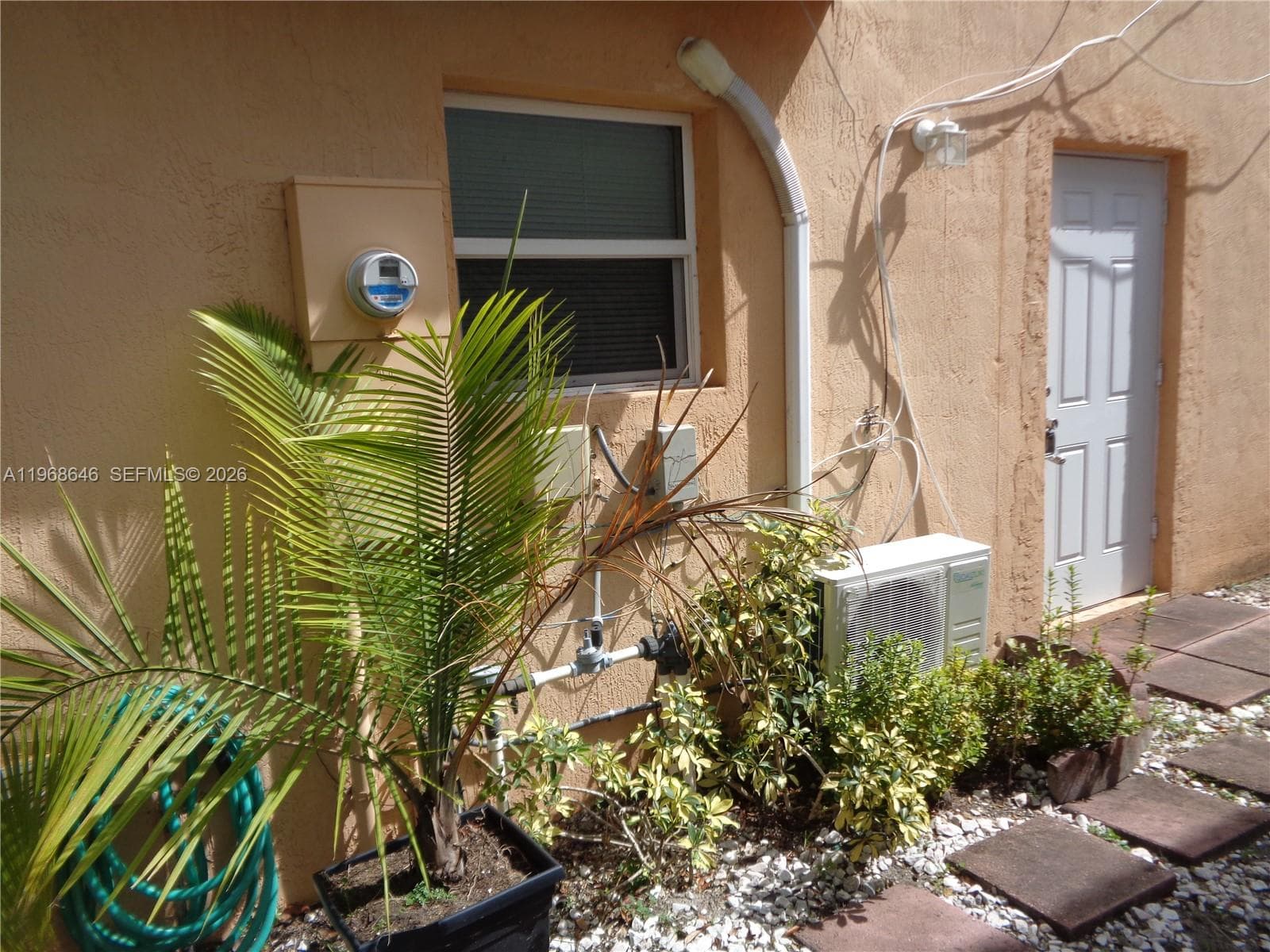 2060 SE 14th St photo 4