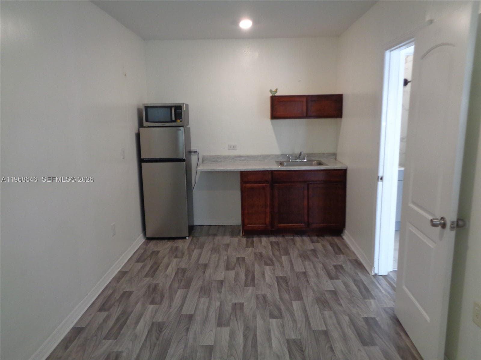 2060 SE 14th St photo 8