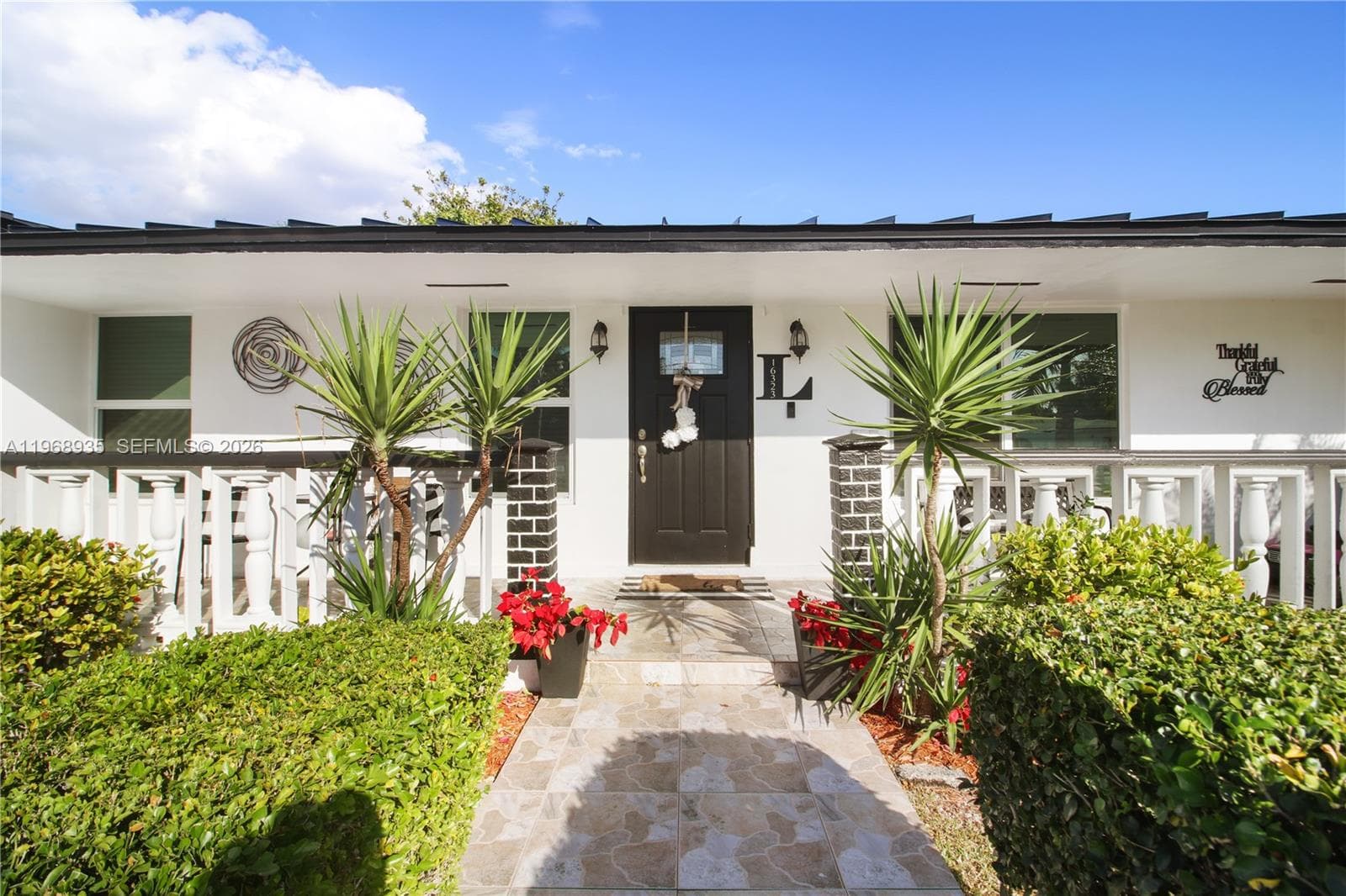 16323 SW 103rd Pl photo 3