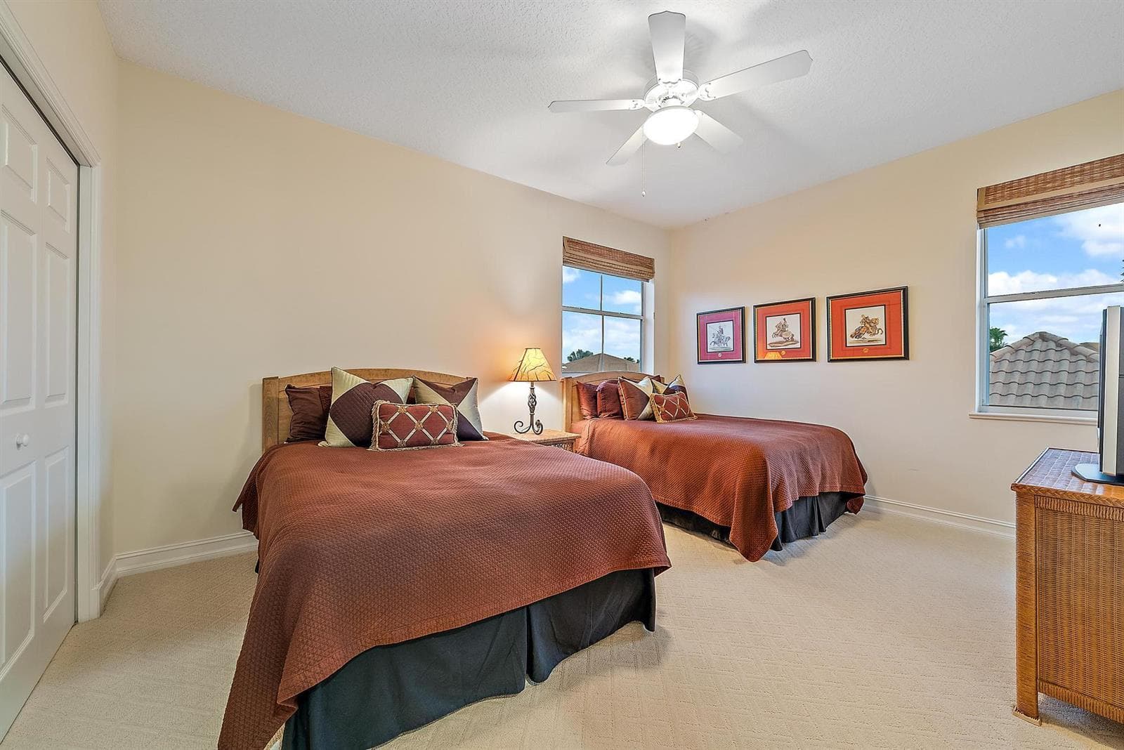 1119 Grand Cay Dr-35