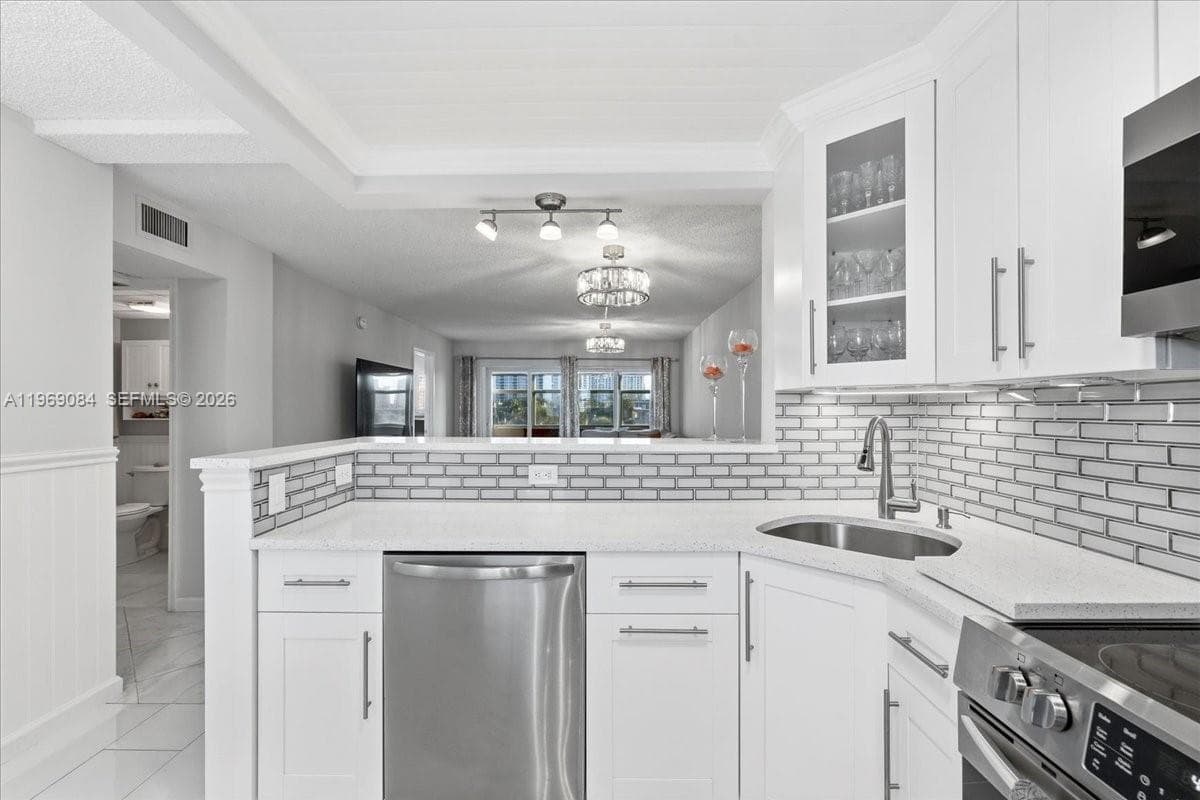 OCEANSIDE NORTH CONDO · #405 in Pompano Beach - Photo 3