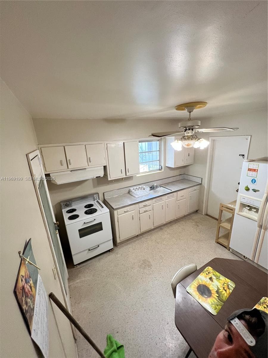 812 Columbus Blvd photo 17