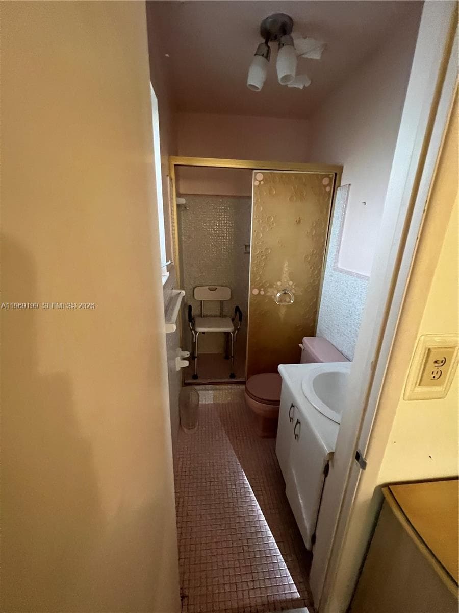 812 Columbus Blvd photo 15