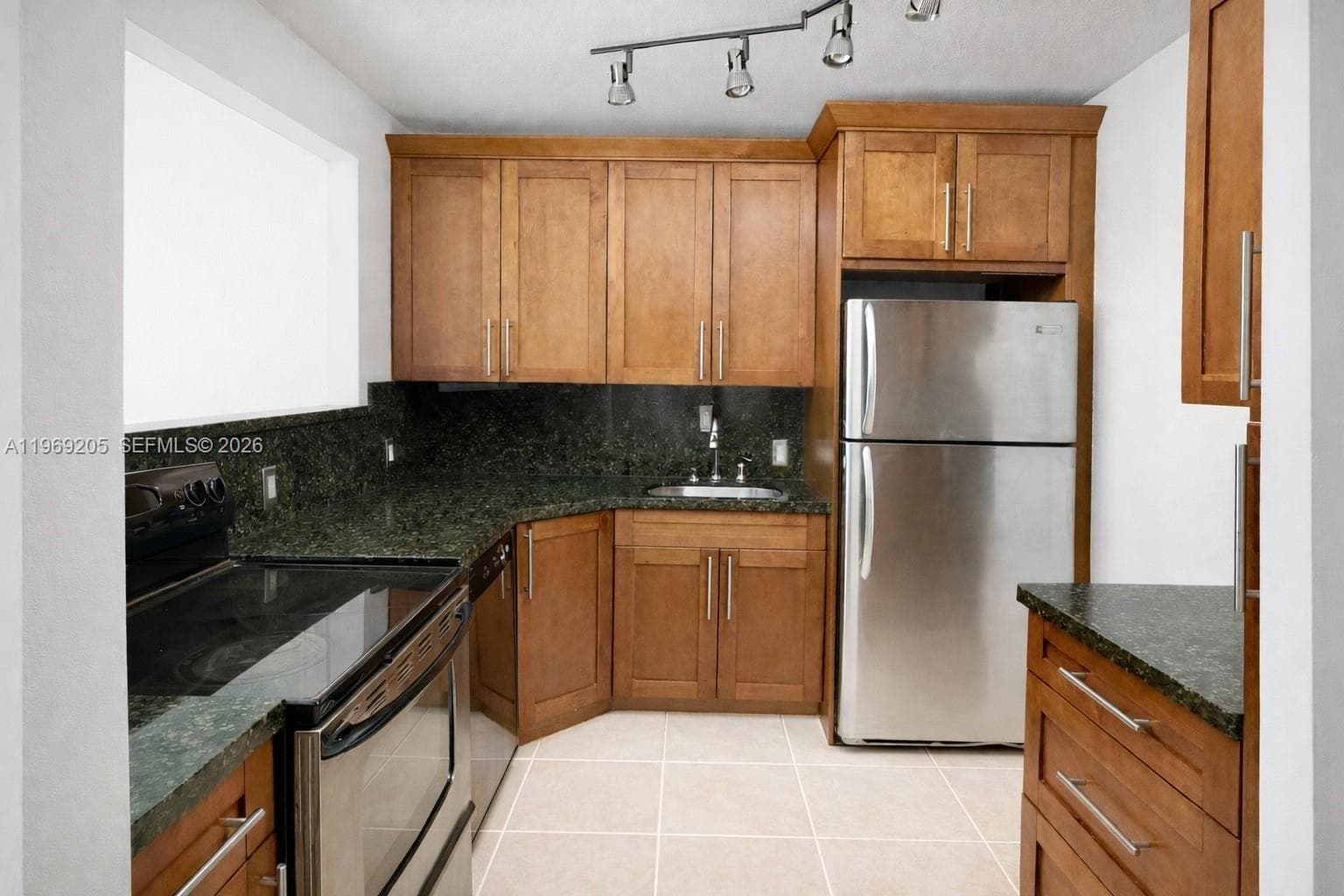 ARLEN HOUSE EAST CONDO · #310 in Sunny Isles Beach - Photo 9