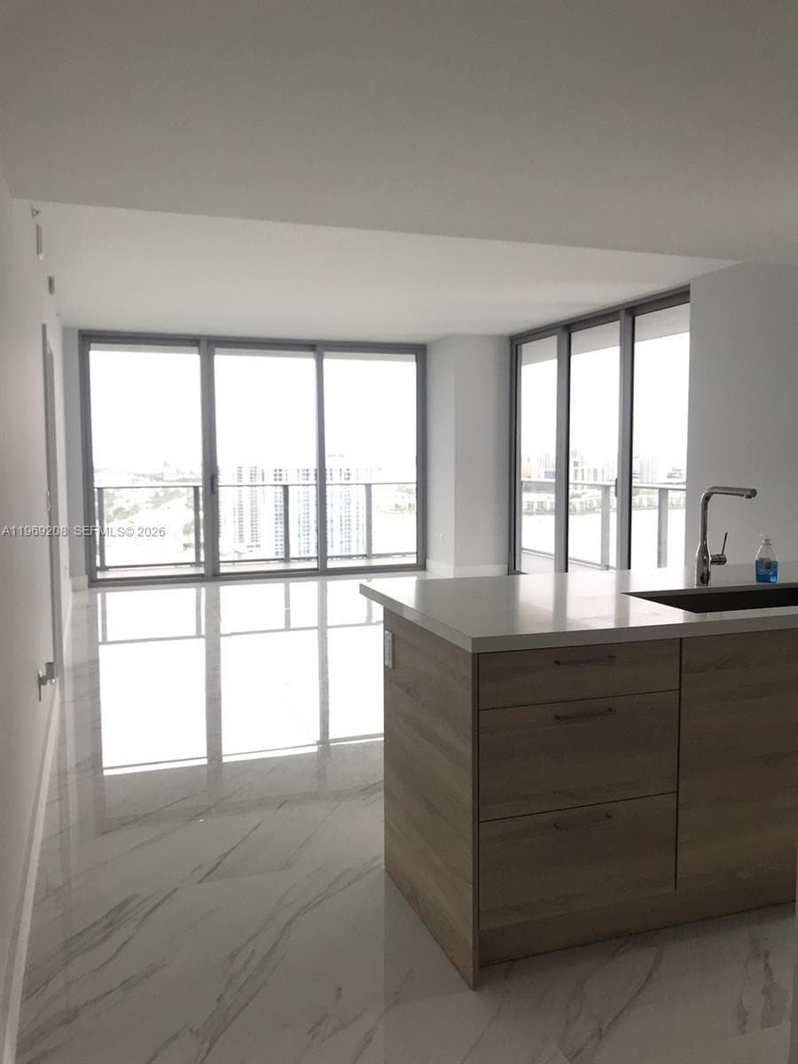 THE HARBOUR NORTH CONDO · #2907 in North Miami Beach - Photo 3