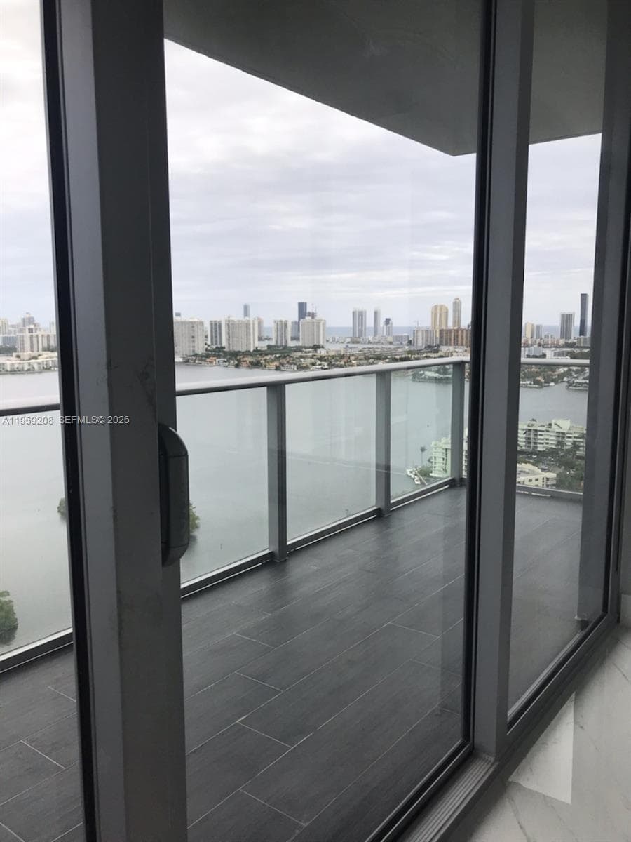 THE HARBOUR NORTH CONDO · #2907 in North Miami Beach - Photo 14