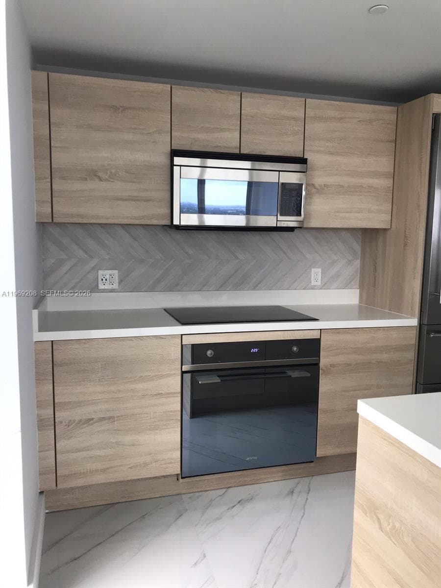 THE HARBOUR NORTH CONDO · #2907 in North Miami Beach - Photo 4