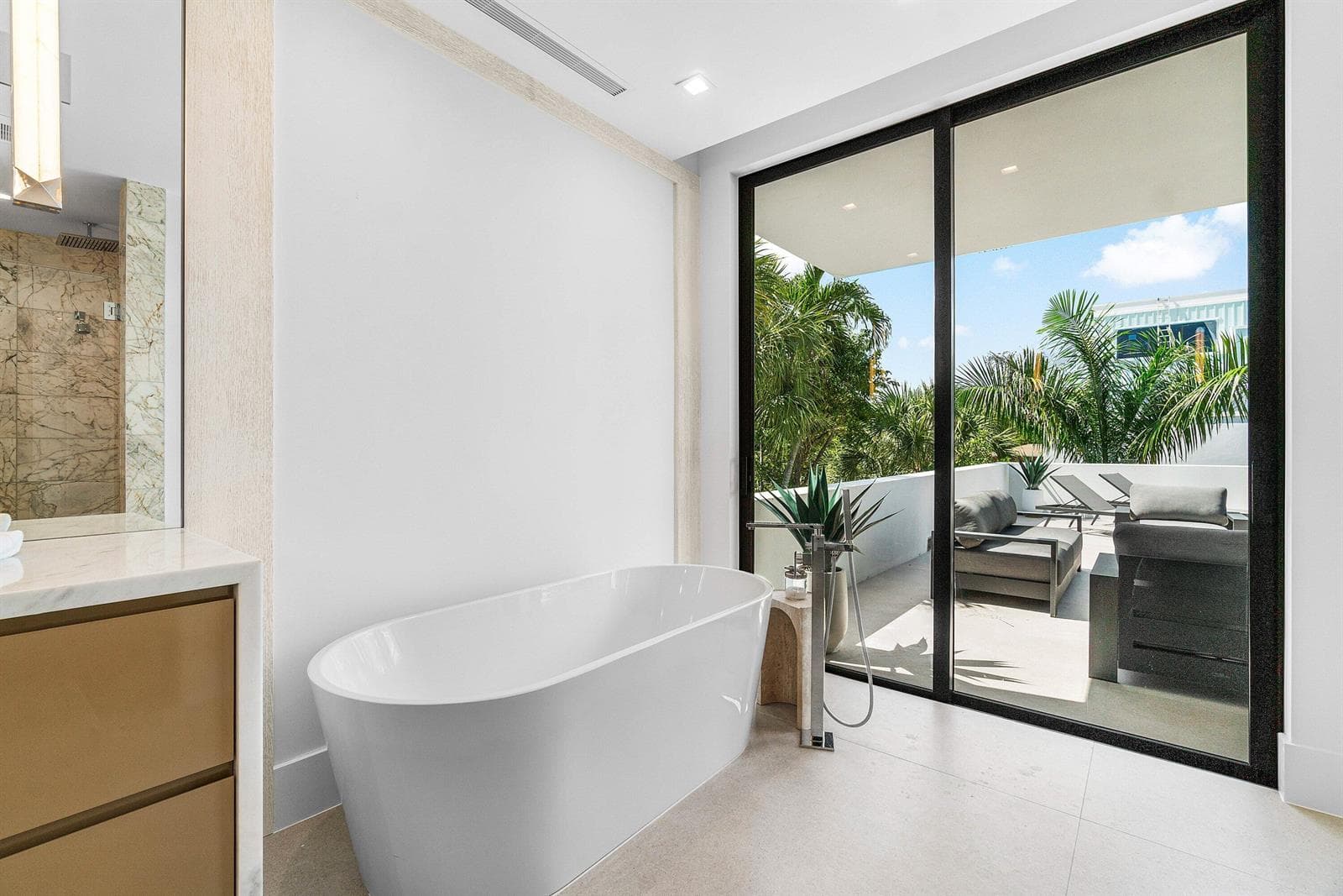 056-810PalmTrail-DelrayBeach-FL-33483-SM