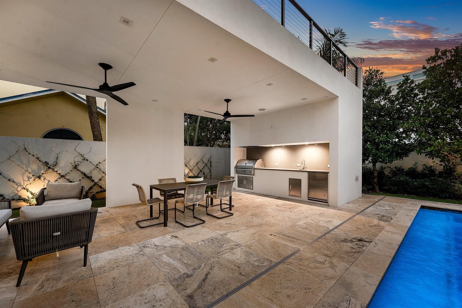 095-810PalmTrail-DelrayBeach-FL-33483-SM