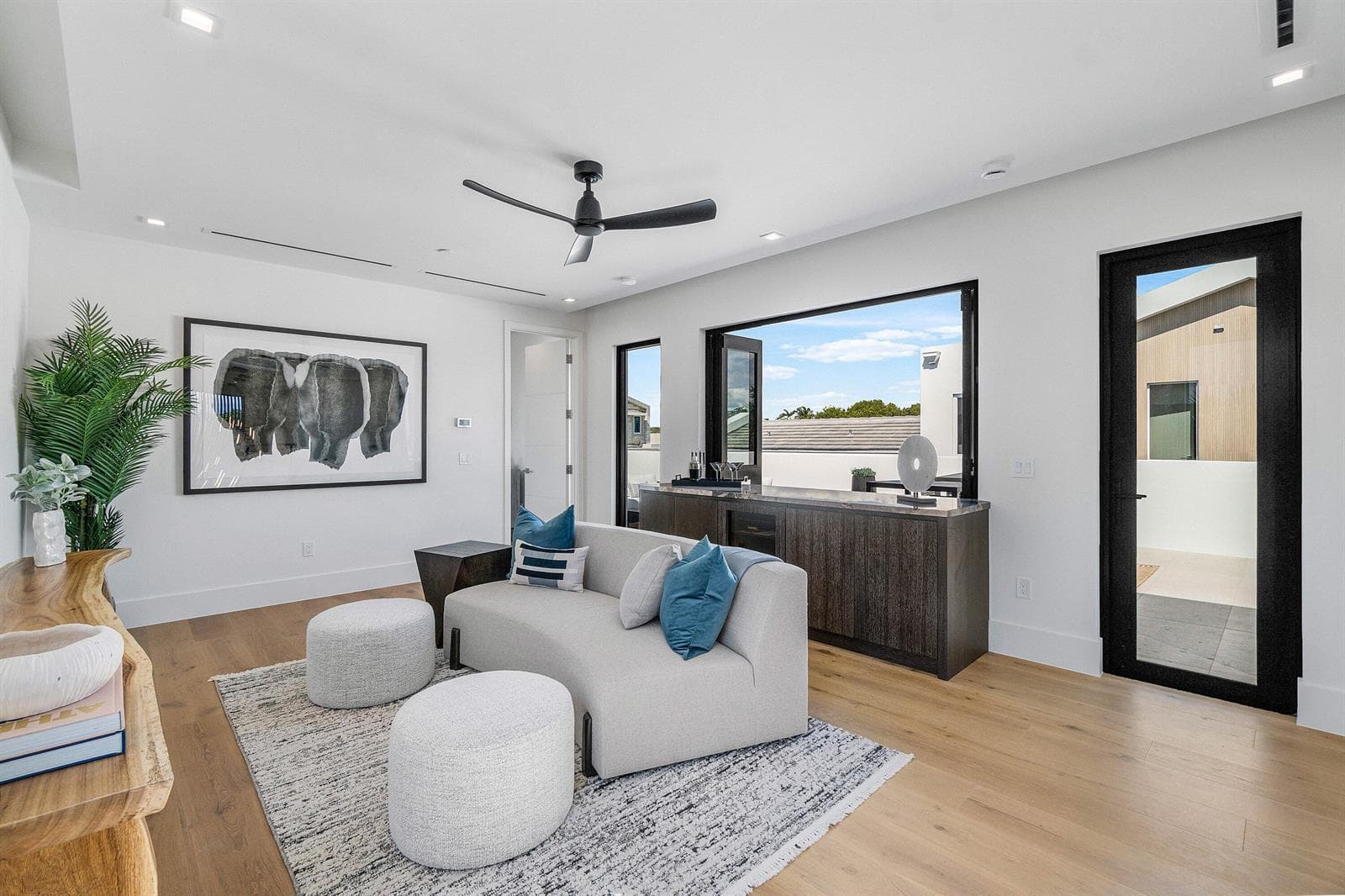 030-810PalmTrail-DelrayBeach-FL-33483-SM