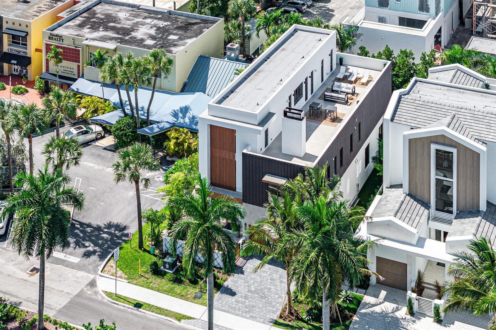 077-810PalmTrail-DelrayBeach-FL-33483-SM