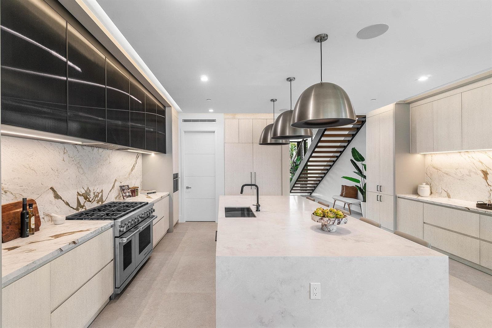 028-810PalmTrail-DelrayBeach-FL-33483-SM