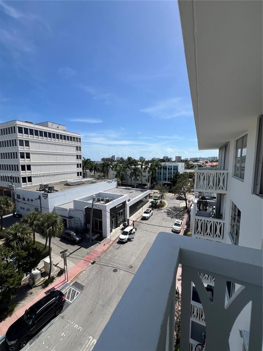 NAUTILUS TOWER · #6B in Miami Beach - Photo 2