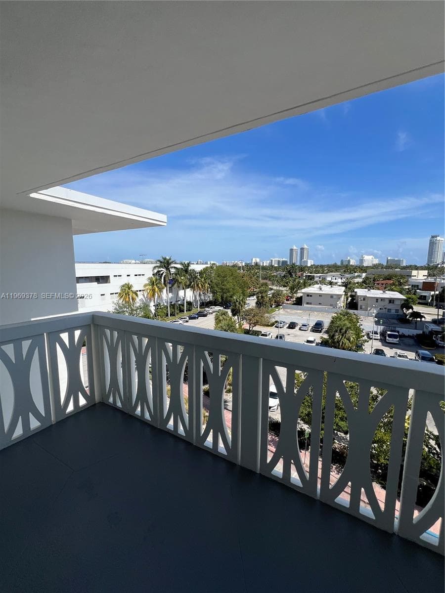 NAUTILUS TOWER · #6B in Miami Beach - Photo 6