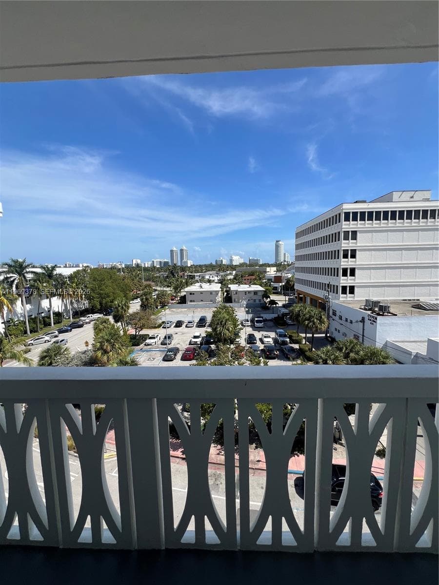 NAUTILUS TOWER · #6B in Miami Beach - Photo 3