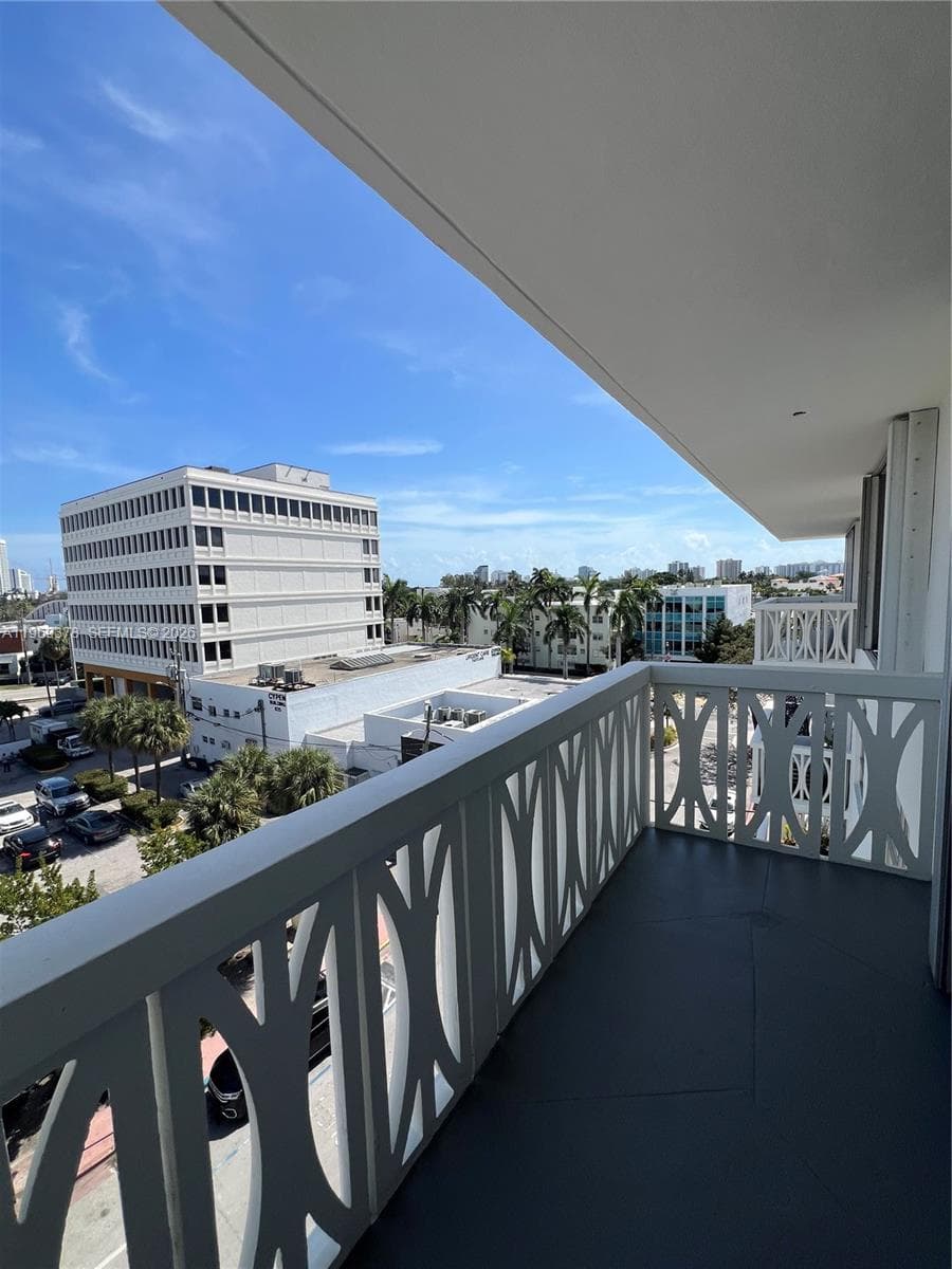 NAUTILUS TOWER · #6B in Miami Beach - Photo 5