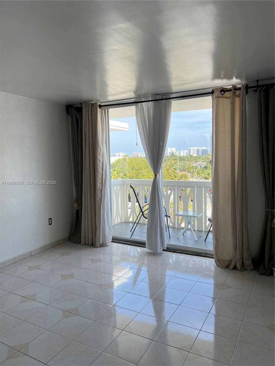 NAUTILUS TOWER · #6B in Miami Beach - Photo 8