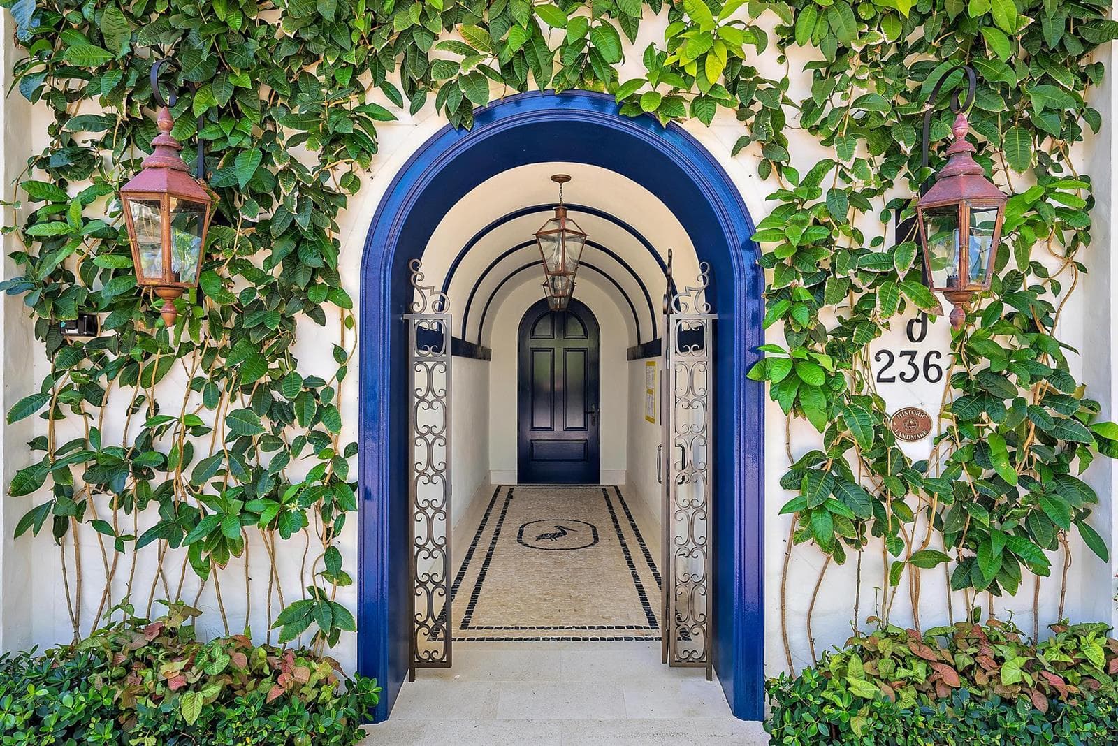 236 Phipps Plaza-21