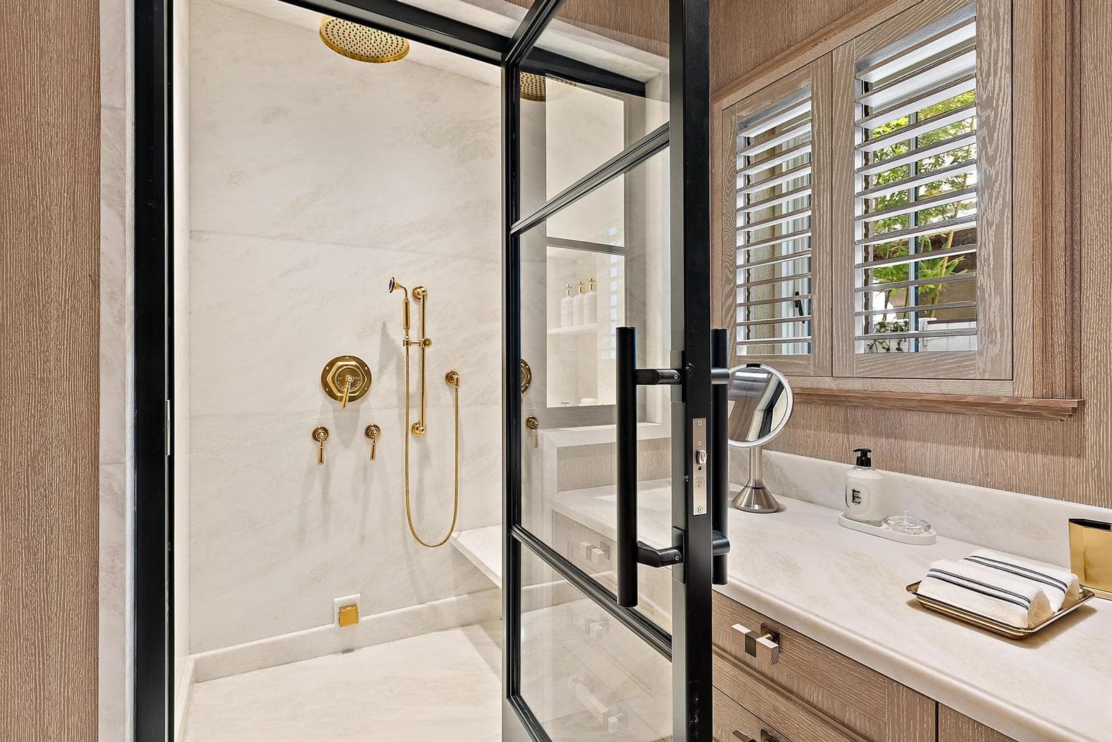 236 Phipps Plaza-15