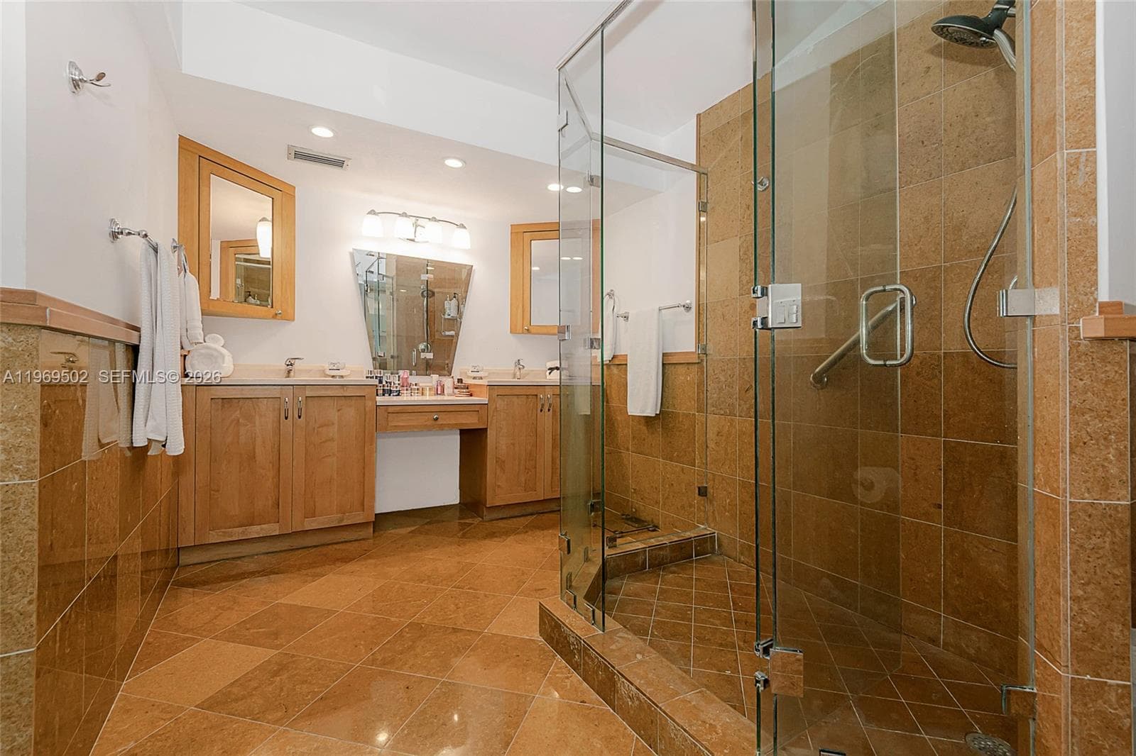 MAR DEL PLATA CONDO · #309 in Miami Beach - Photo 22