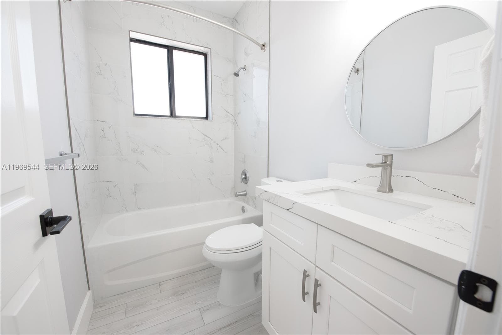 Upstairs Full Bath