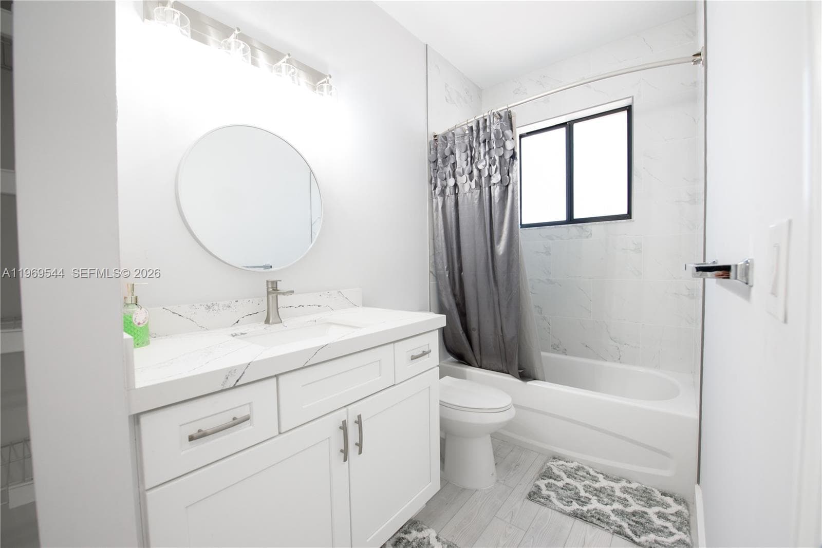 Upstairs Full Bath