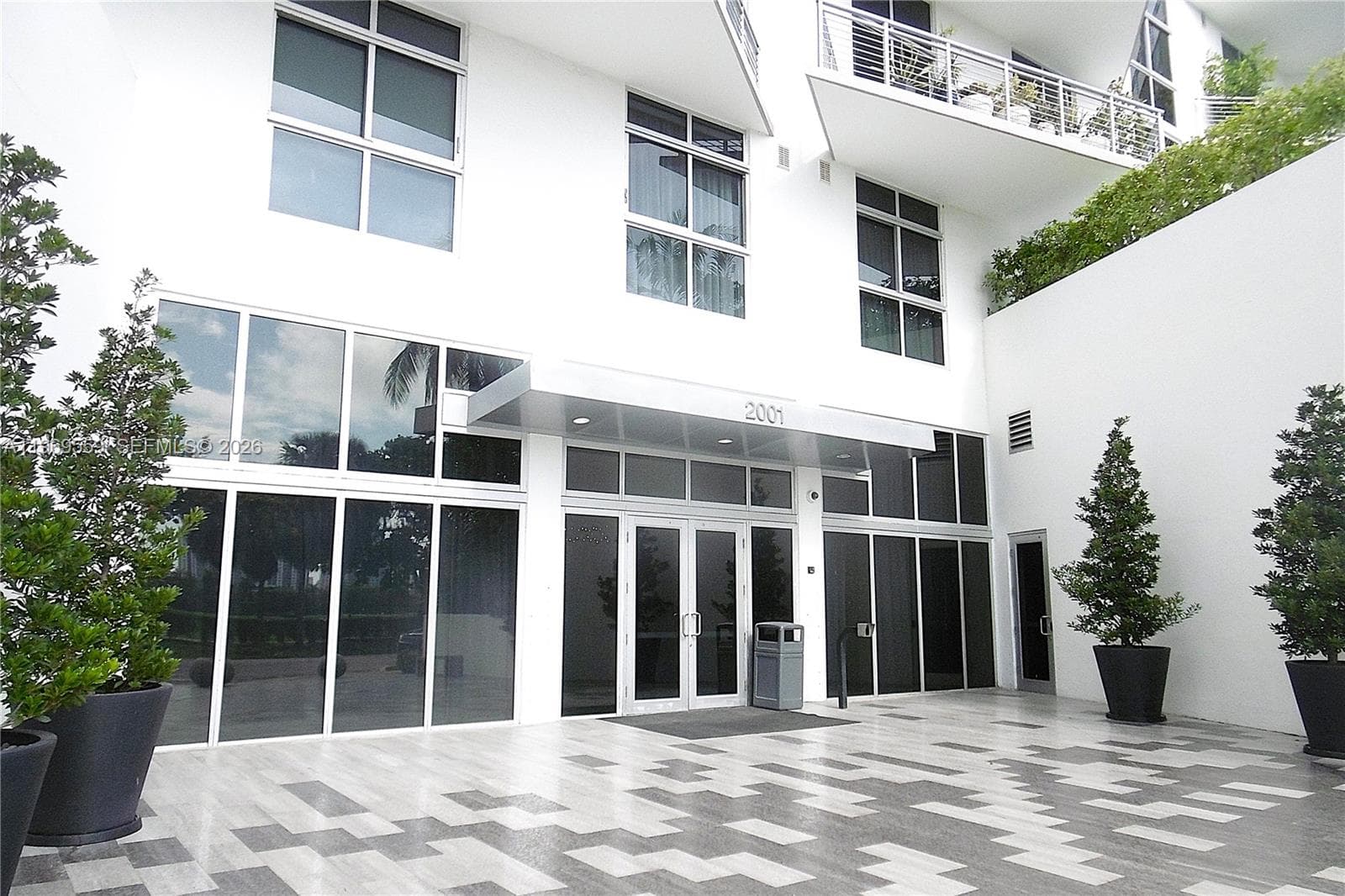 THE MERIDIAN CONDO · #525+DEN in Miami Beach - Photo 2