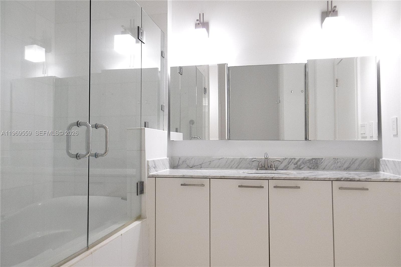 THE MERIDIAN CONDO · #525+DEN in Miami Beach - Photo 17