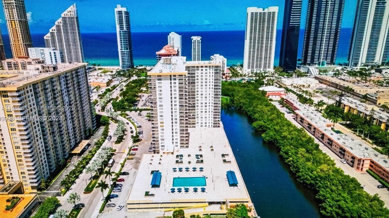 WINSTON TOWER 300 CONDO · #1518 in Sunny Isles Beach - Photo 2