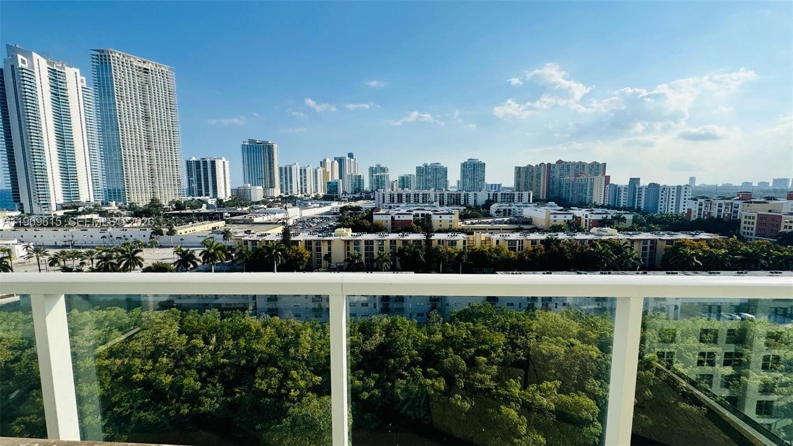 WINSTON TOWER 300 CONDO · #1518 in Sunny Isles Beach - Photo 6