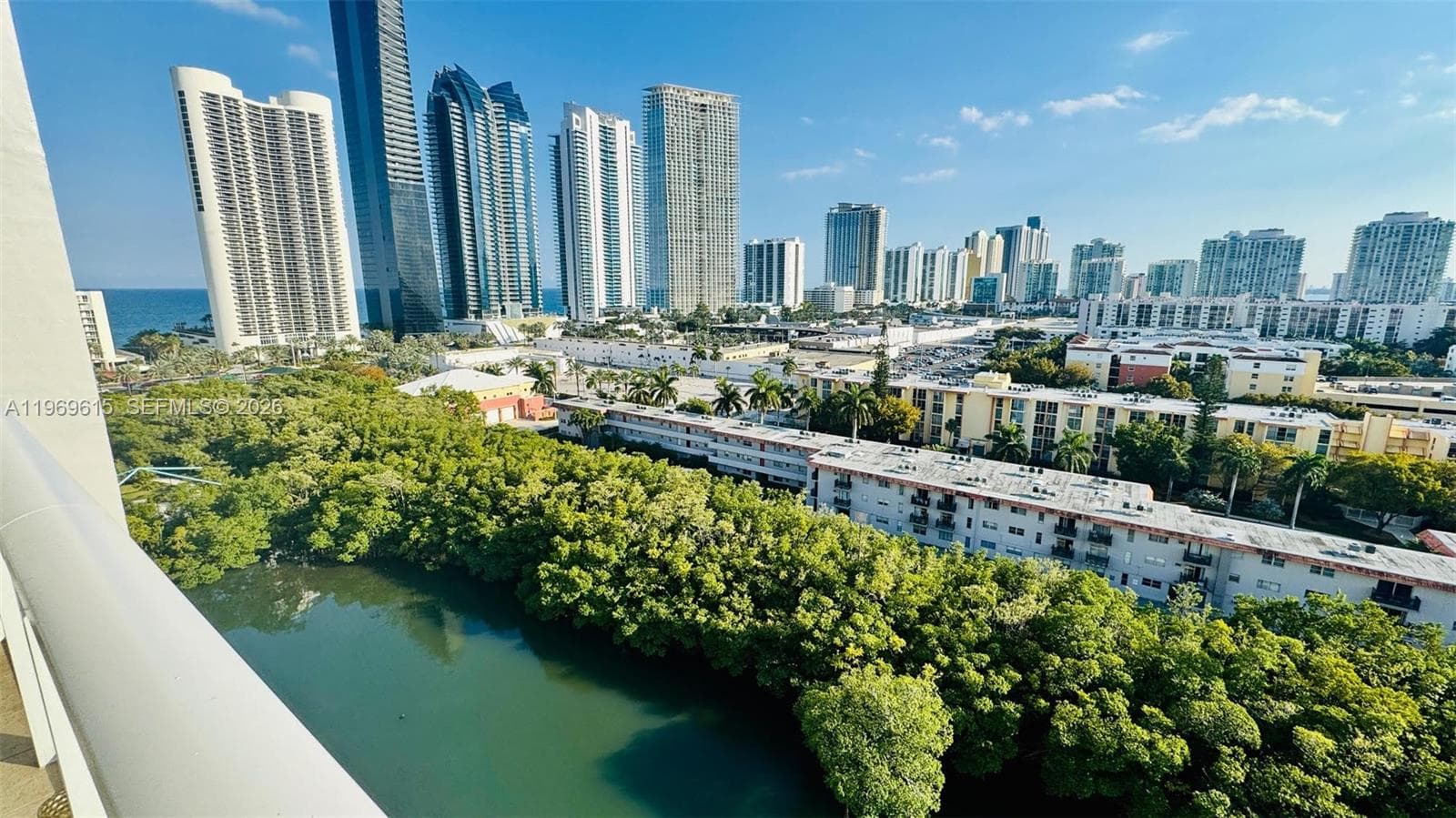 WINSTON TOWER 300 CONDO · #1518 in Sunny Isles Beach - Photo 4