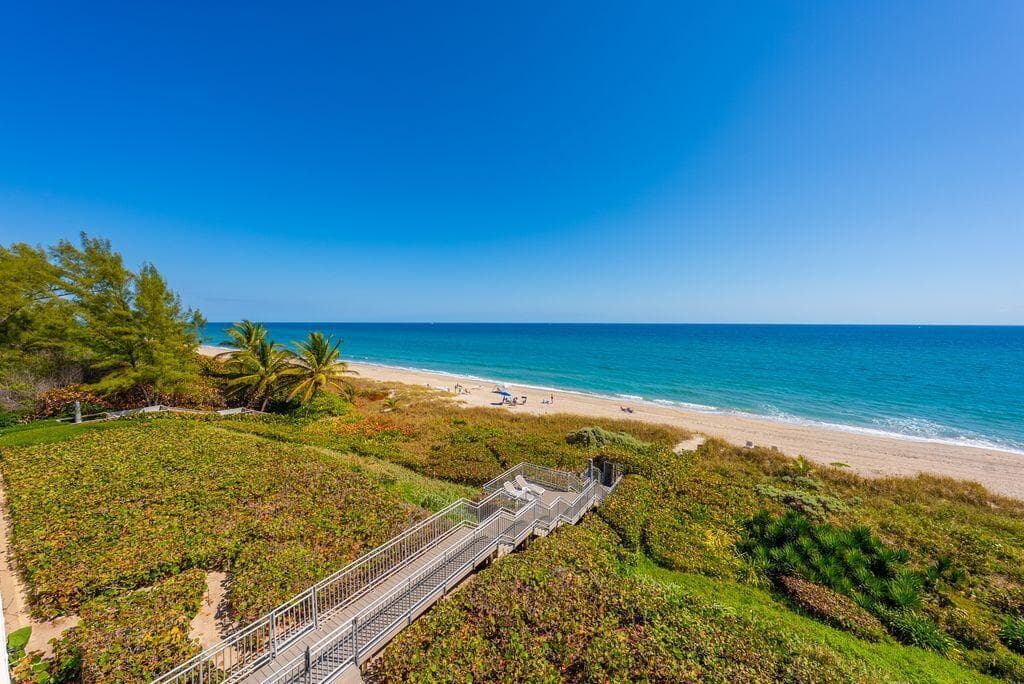 Walkway to Beach