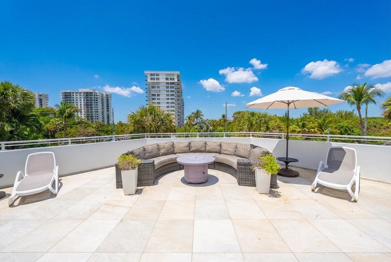 Lounge area at the pool