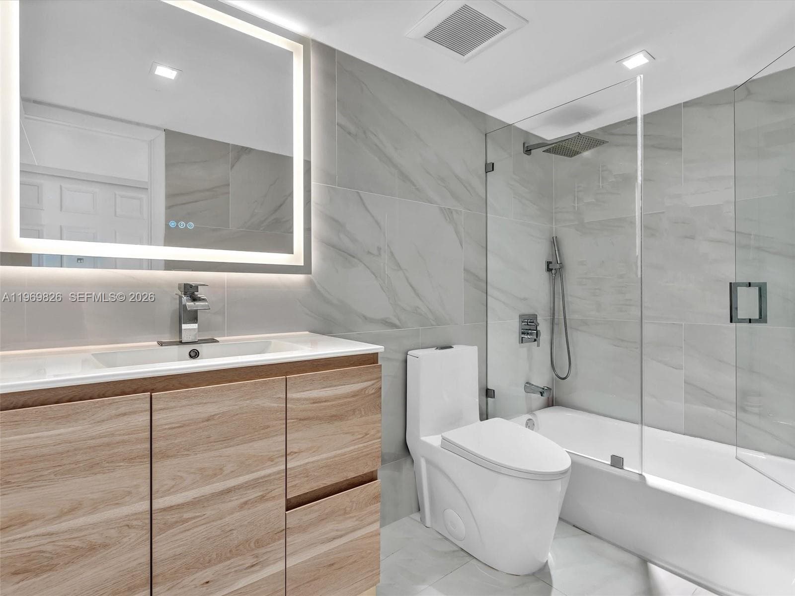 THE PRESIDENTIAL CONDO · #1007 in Miami Beach - Photo 16