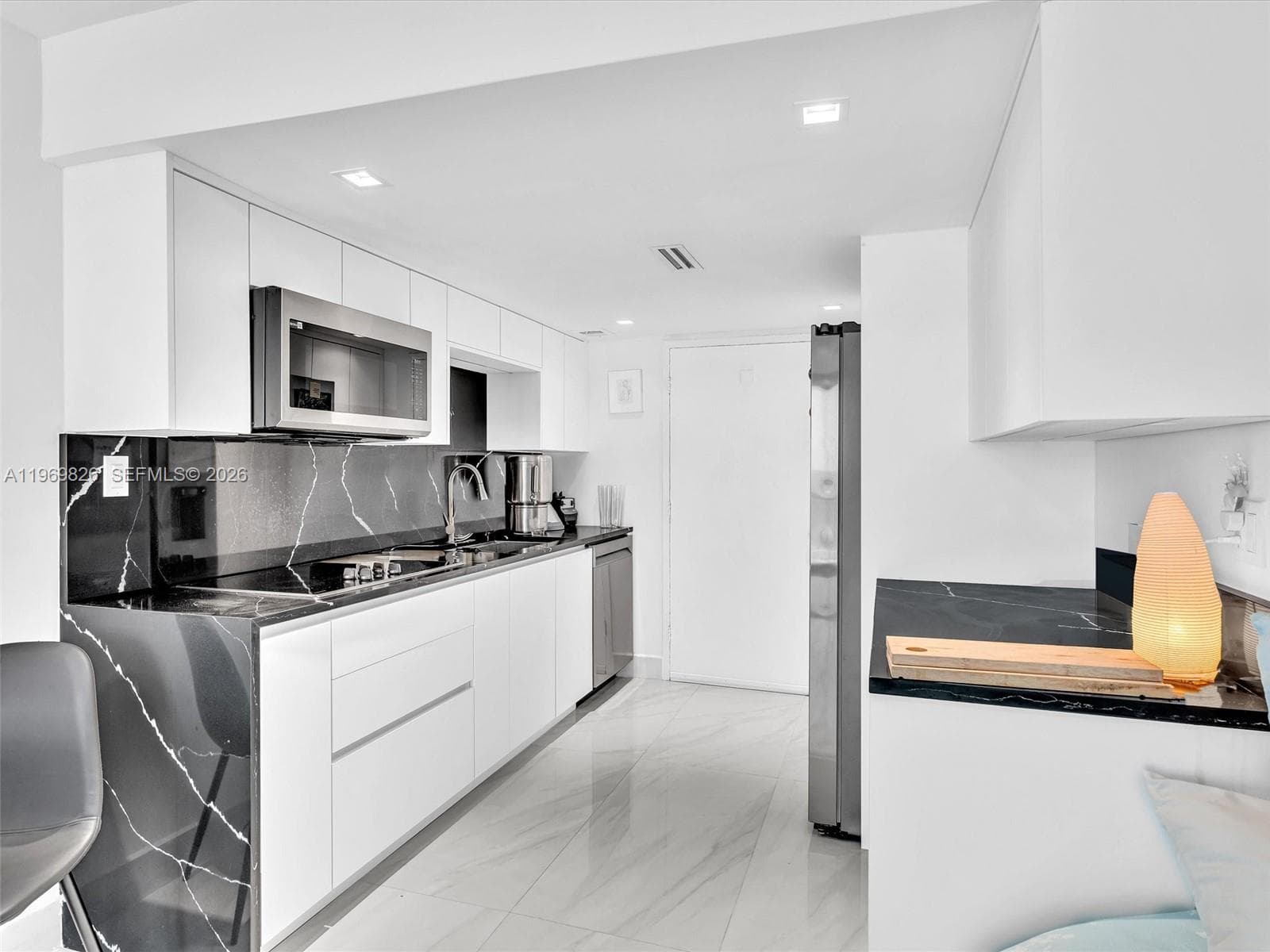THE PRESIDENTIAL CONDO · #1007 in Miami Beach - Photo 11