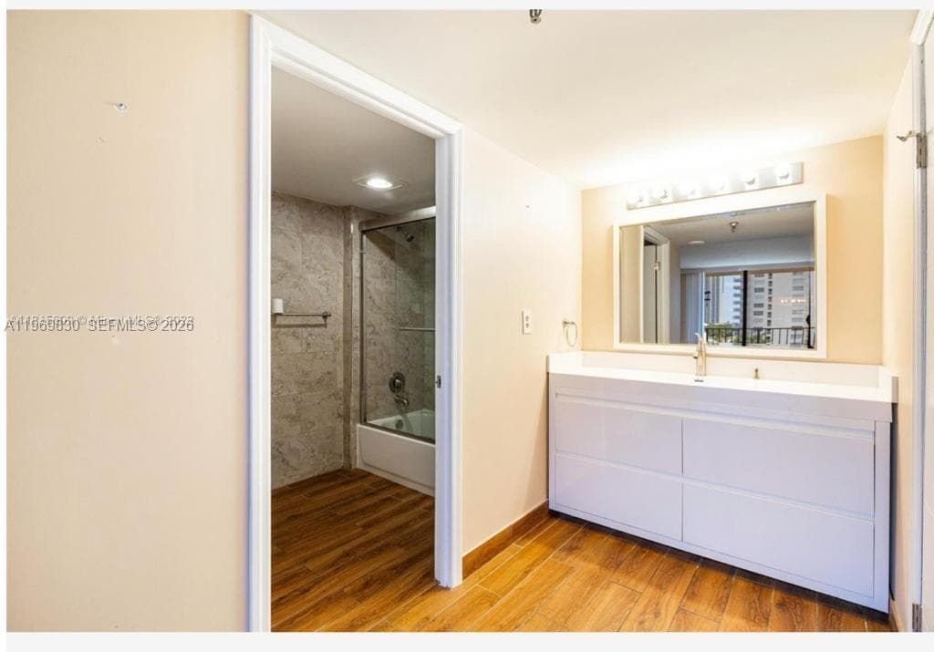 WINSTON TOWERS 700 CONDO · #612 in Sunny Isles Beach - Photo 17