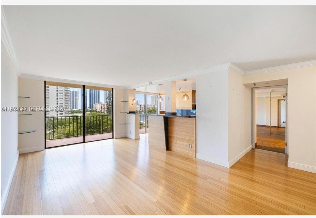 WINSTON TOWERS 700 CONDO · #612 in Sunny Isles Beach - Photo 4