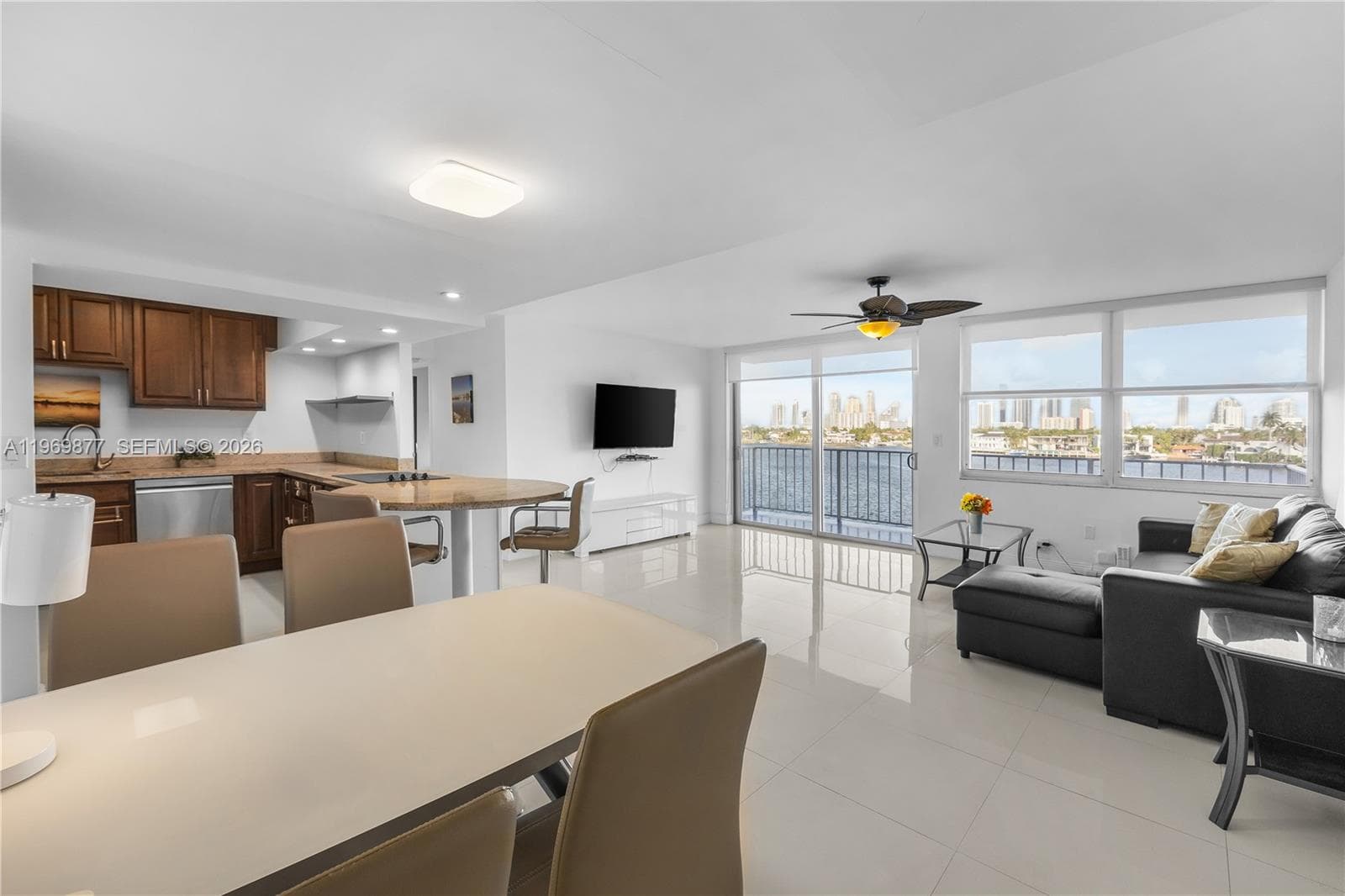 REEF SOUTH CONDO · #5J in North Miami Beach - Photo 3