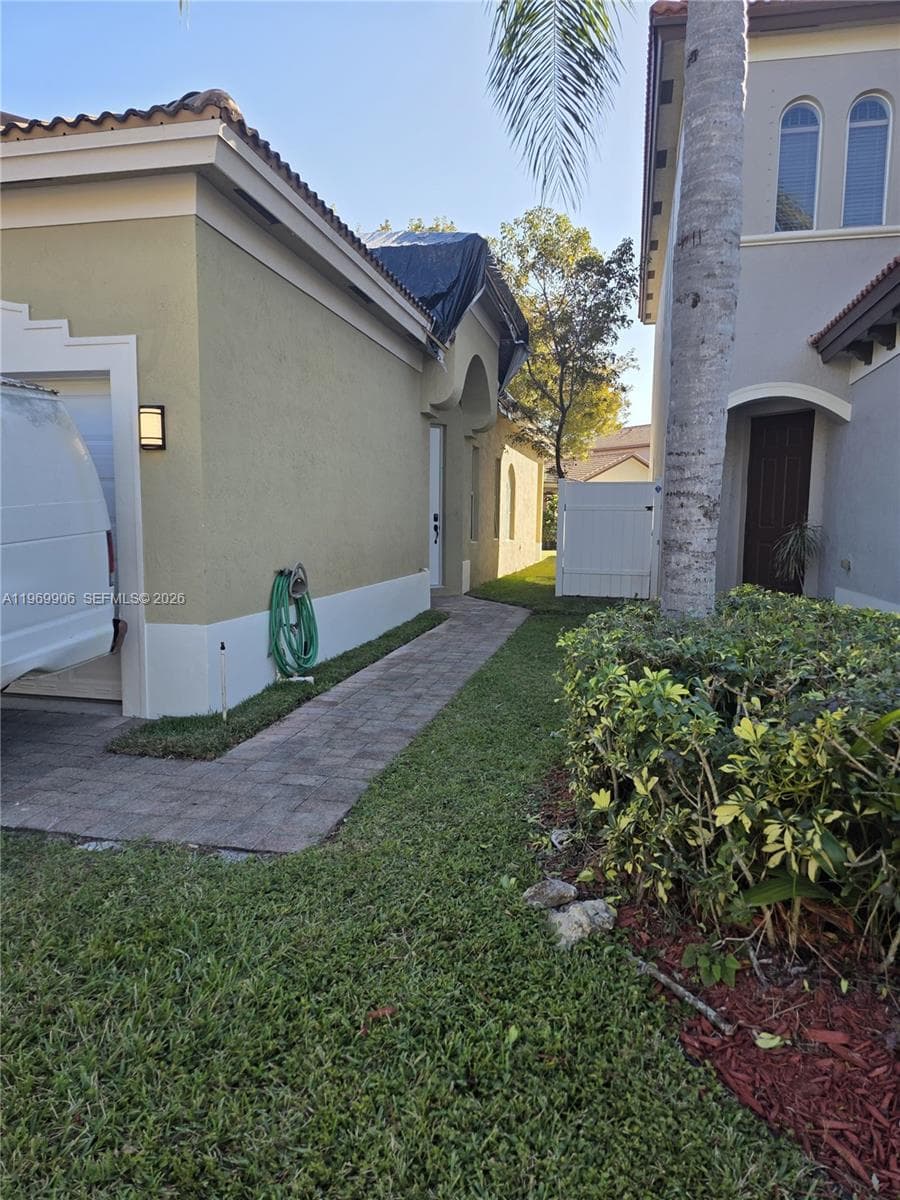 3930 NE 12th Dr photo 6