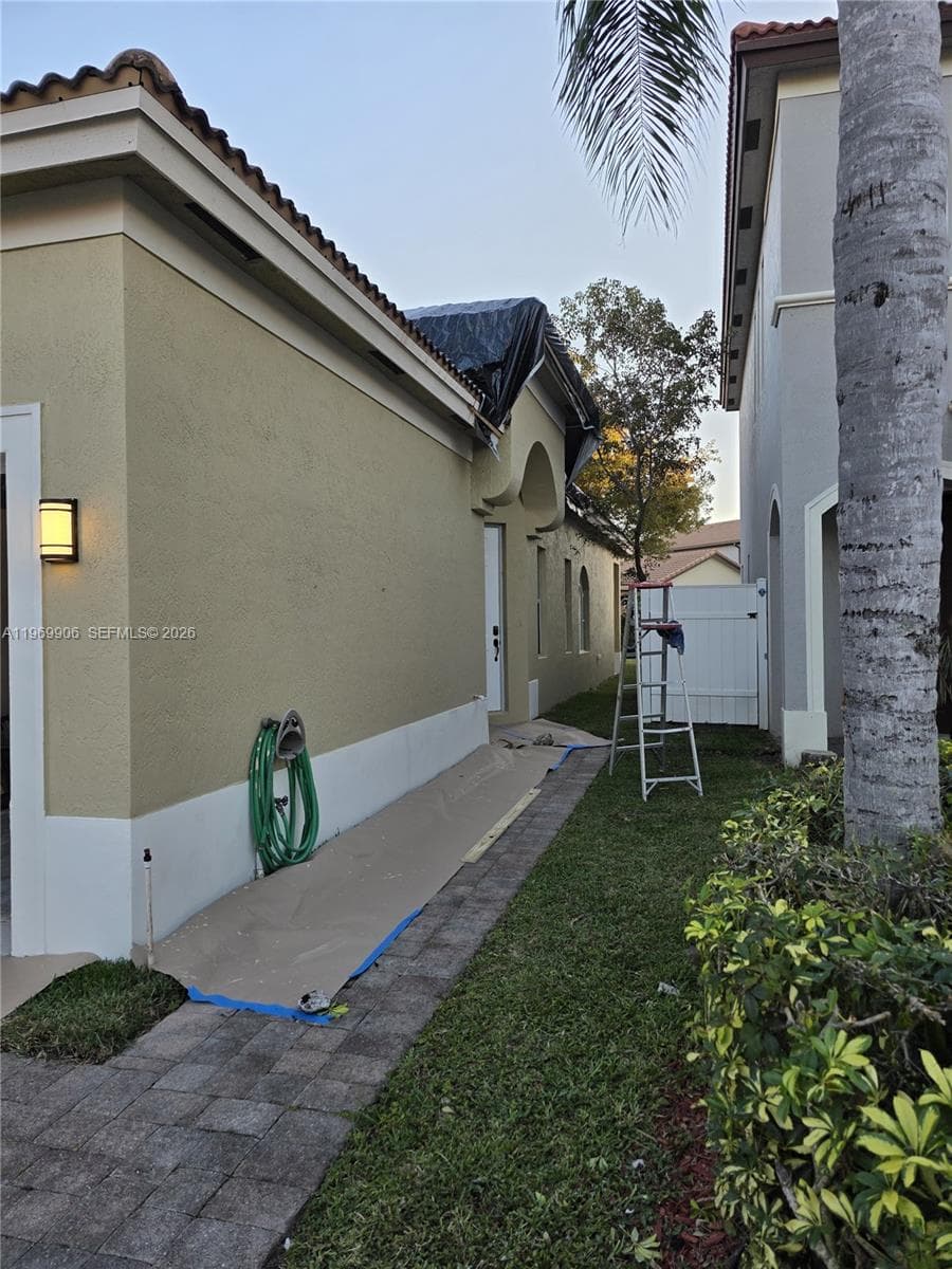 3930 NE 12th Dr photo 8