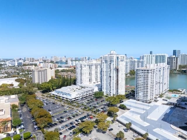 COMMODORE PLAZA CONDO · #401 in Aventura - Photo 32